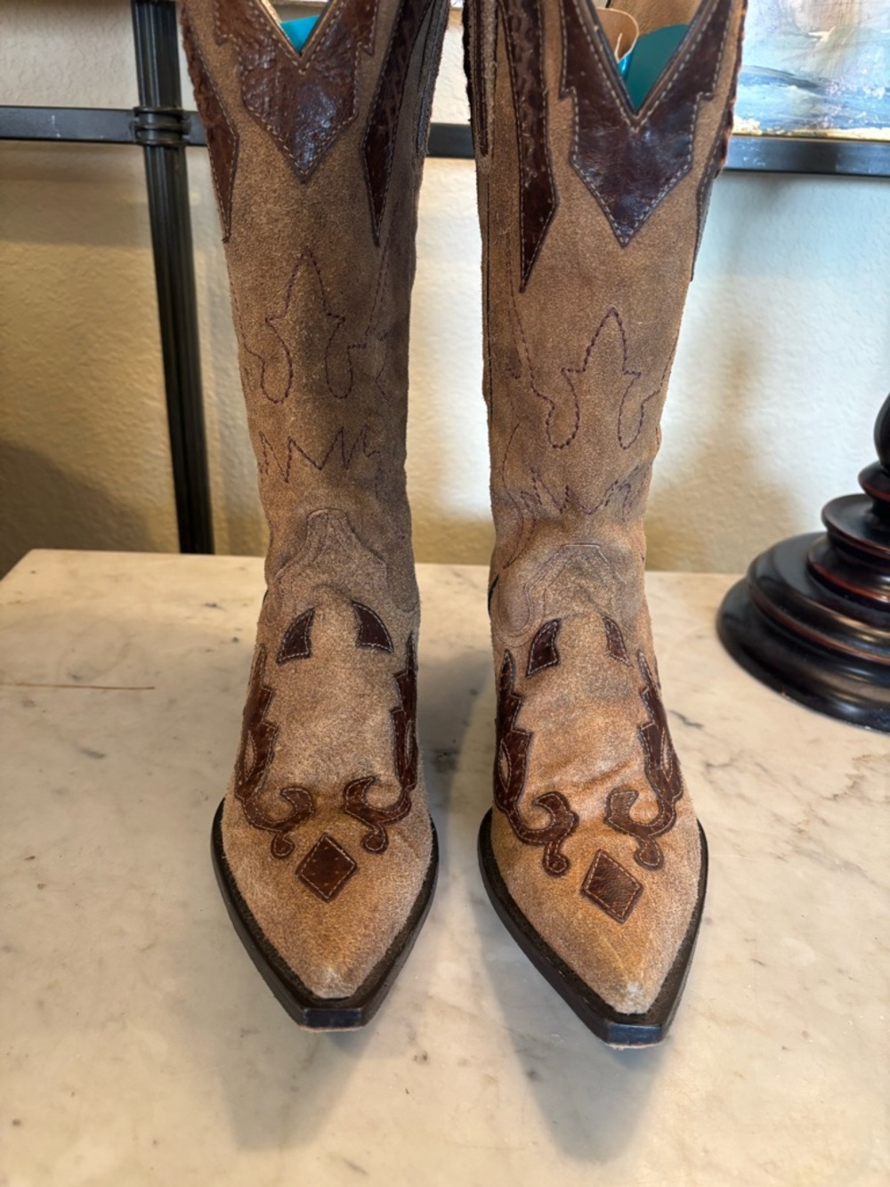 Steve Madden Tan Suede Western Cowboy Boots with Brown leather detailing Sz 7